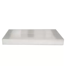 Voedselveilige aluminium ovenschaal van 37x62 cm, geschikt voor pizza, braadstukken en gebak.