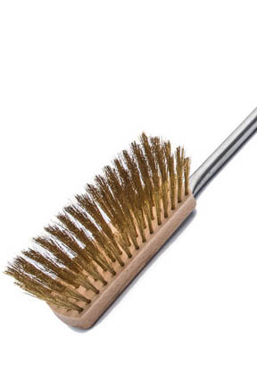 Brosse grattoir avec poils en laiton